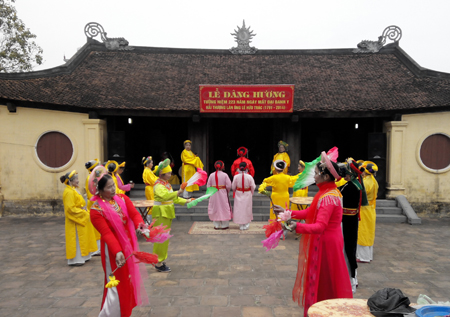 Dâng hương tưởng niệm 223 năm ngày mất Đại danh y Hải thượng Lãn Ông